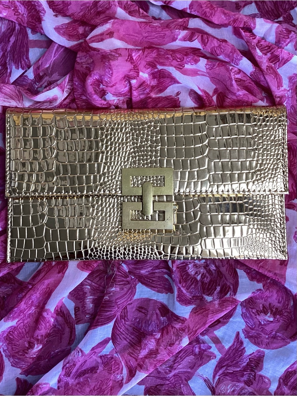 AKIRA Metallic Gold Croc-Embossed Envelope Clutch